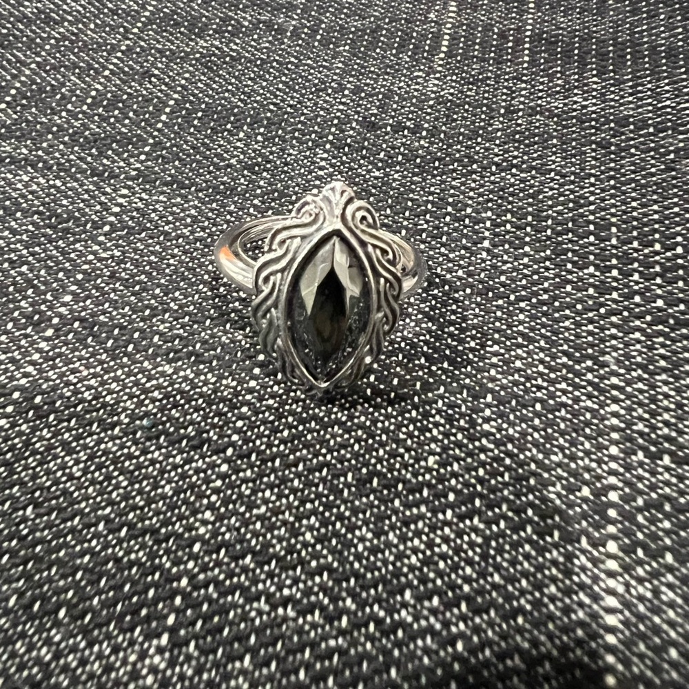 Vintage Avon Silver Black Gemstone Ring